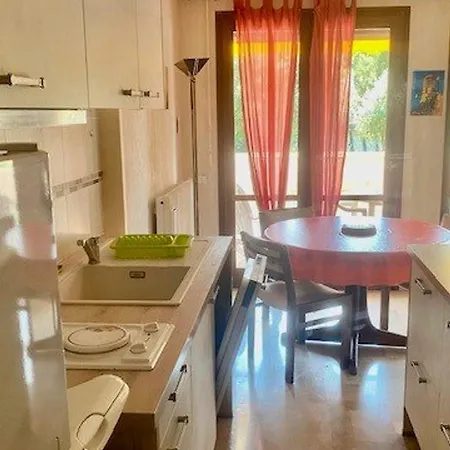 F2 Avec Terrasse, Parking, Ascenseur Et Wifi - Animaux Acceptes - Amelie-les-bains - Fr-1-703-86 Apartamento *